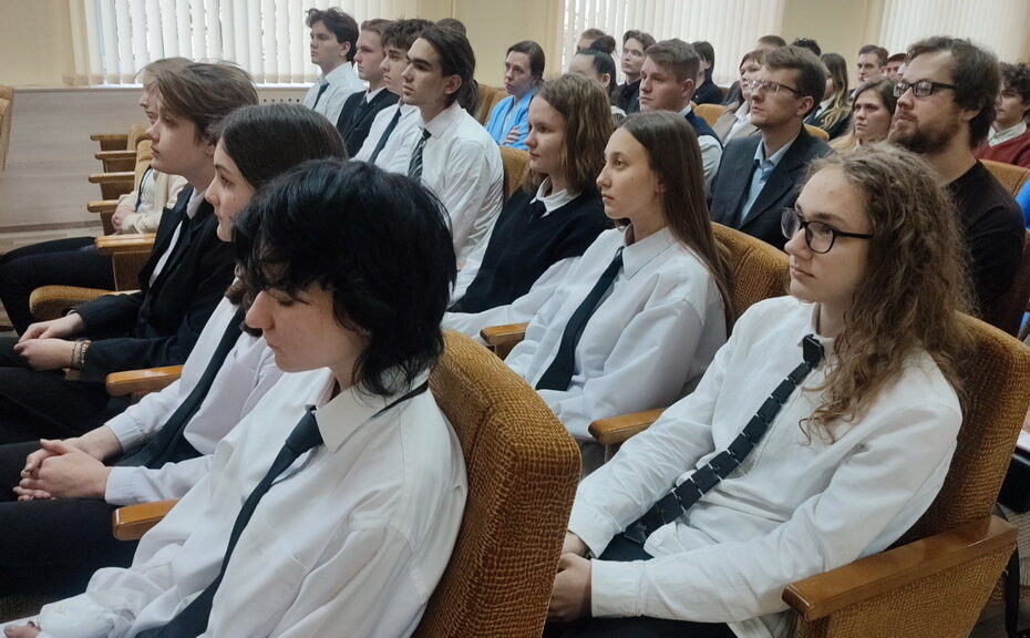Министр образования Андрей Иванец посетил Лицей Белорусского национального технического университета.
