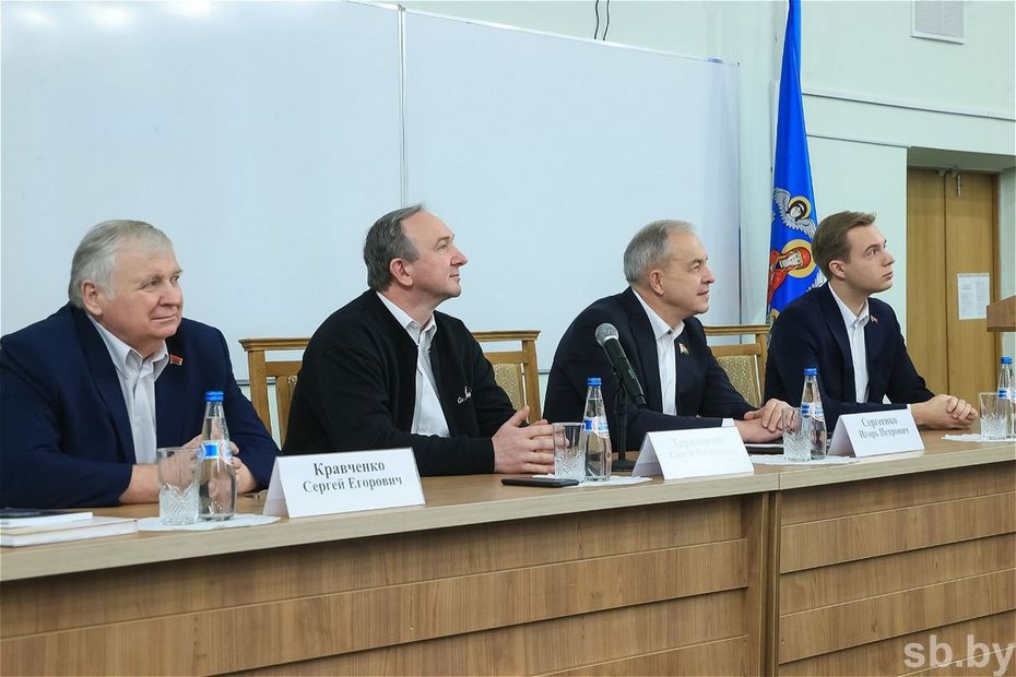 ректор БНТУ Харитончик С.В. и Сергеенко И. на встрече со студентами БНТУ
